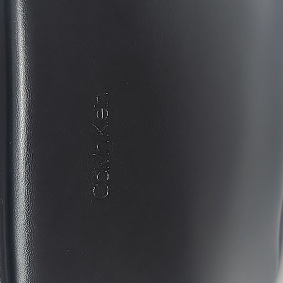 Calvin Klein Black Leather Crossbody Bag - Picture 2 of 8